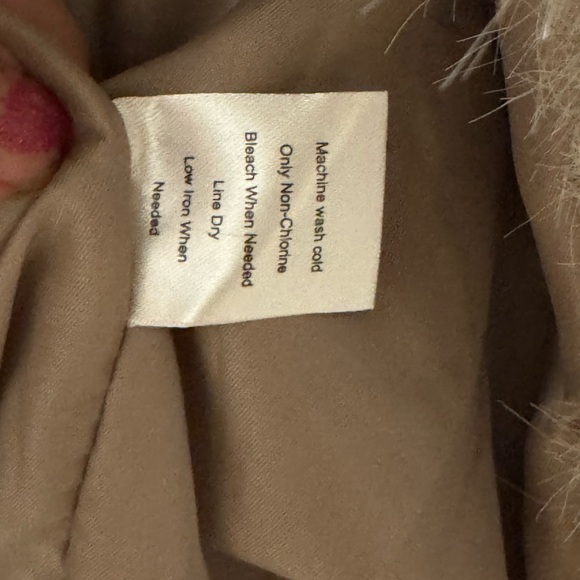 Luxurious Mob Wife Faux Fur Jacket - Picture 11 of 11